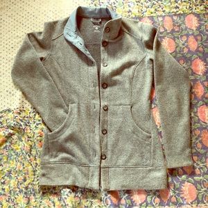 Mountain hardwear sweater.